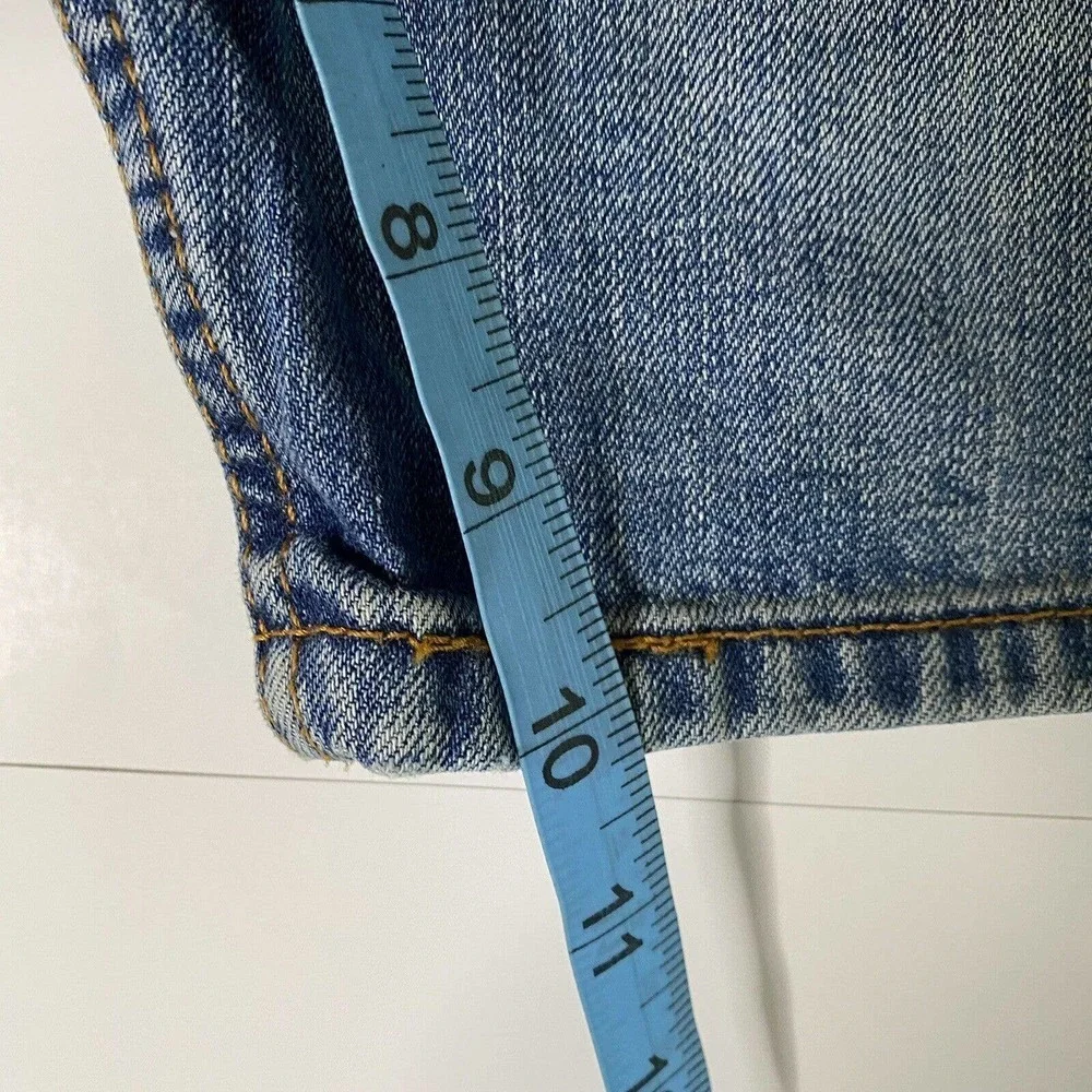Levis levis 569